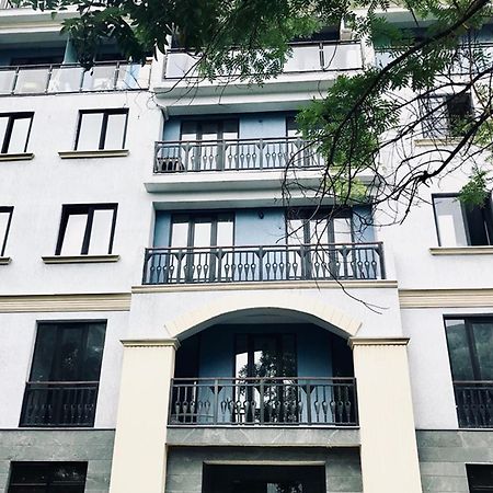 Style Apartments By Happy Place Тбилиси Екстериор снимка